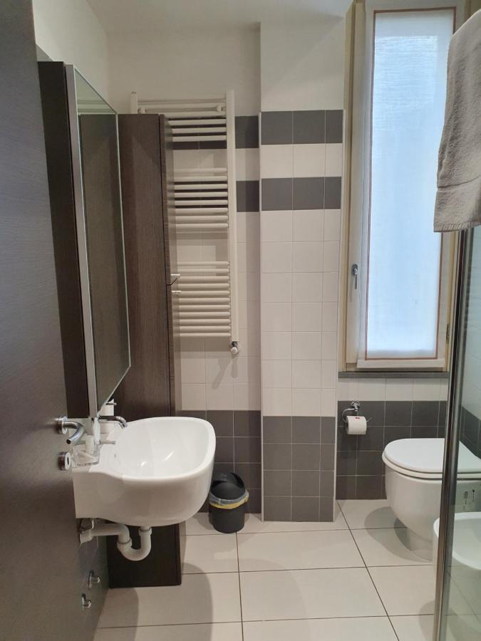 Residenza Venturini Hotel เปียเชนซา ภายนอก รูปภาพ
